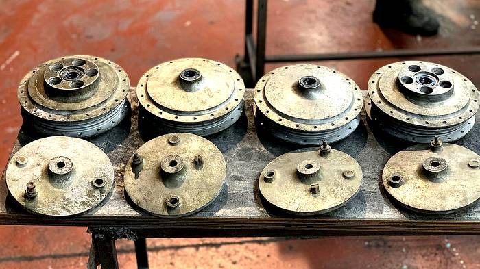 Cubos de aluminio pulidos a espejo — Antes