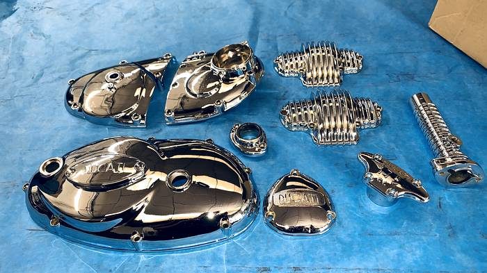 Piezas de aluminio Ducati: pulido y cromado — Después